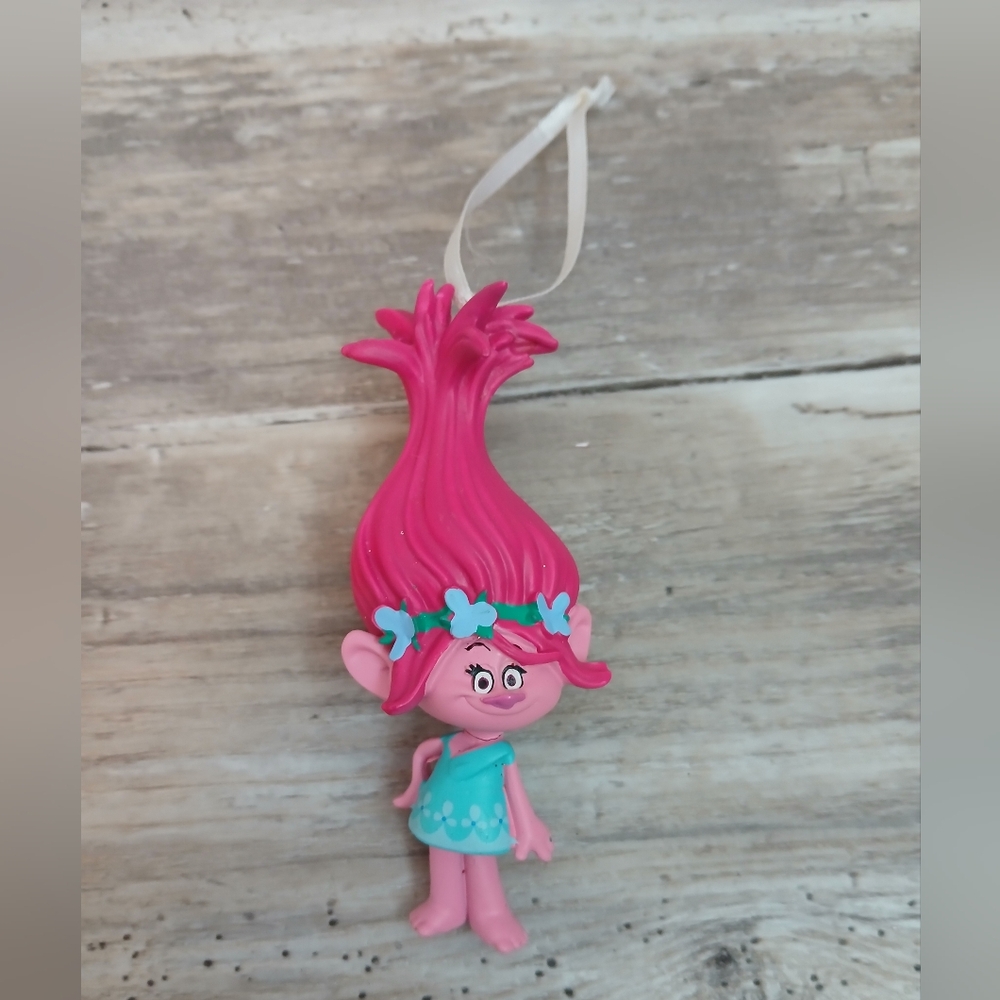 Hallmark DreamWorks Trolls Poppy Christmas Ornament Resin Figurine